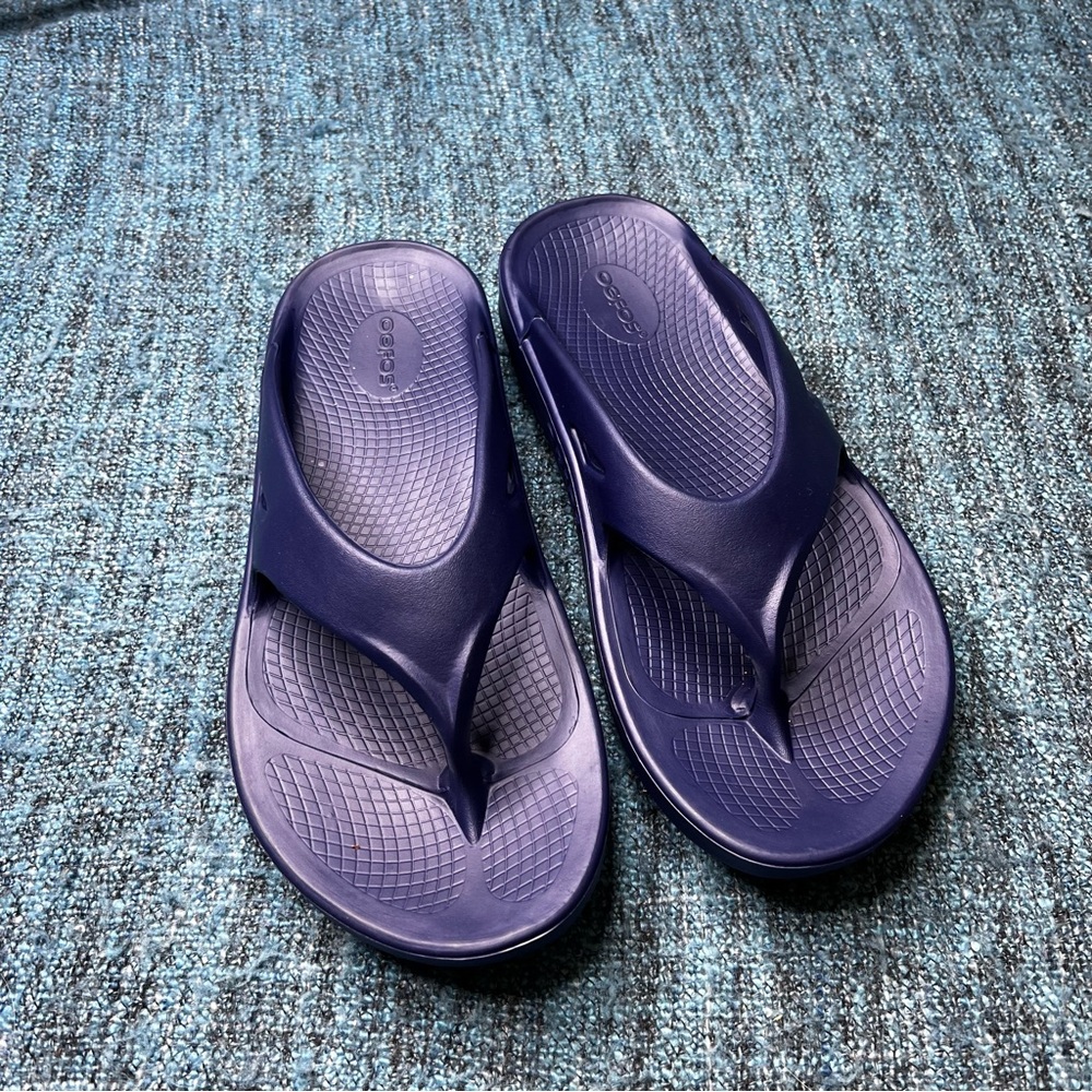 Oofos OOriginal Sandal Flip Flops in Navy Blue Men's Size 10 Recovery Shoes - Picture 2 of 9